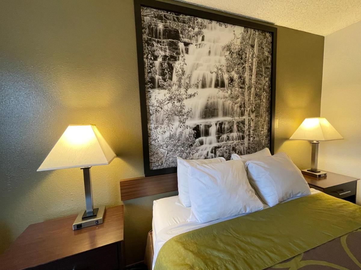 1 & Extended - Hotel